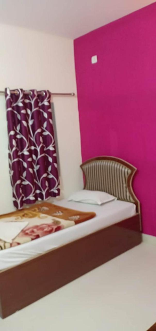 Vistara Home Stay Bodhgaya Bagian luar foto